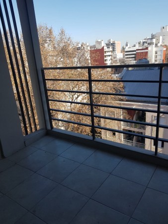 Semipiso Un dormitorio - Dos balcones - A estrenar - Posibilidad cochera - Entrega inmediata - Rodríguez 400