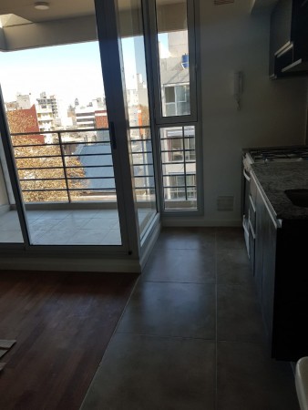 Semipiso Un dormitorio - Dos balcones - A estrenar - Posibilidad cochera - Entrega inmediata - Rodríguez 400