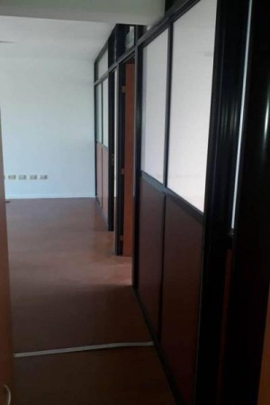 OFICINA zona tribunales - Piso exclusivo - Equipada - 80m2 - Entrega inmediata - Montevideo 2400