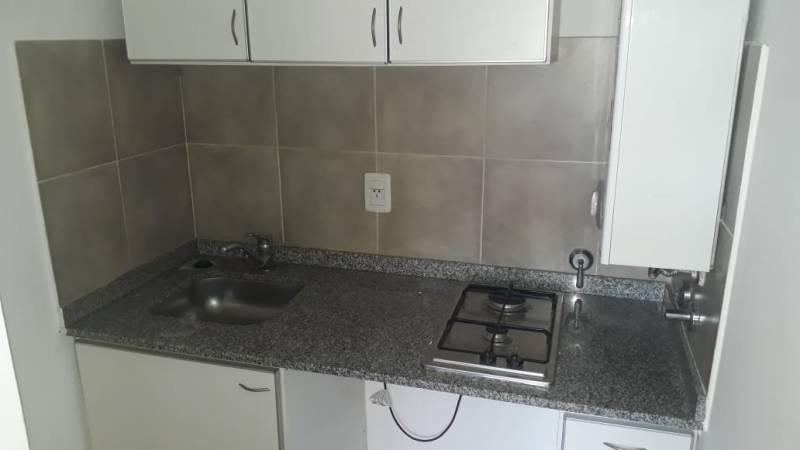 OFICINA zona tribunales - Piso exclusivo - Equipada - 80m2 - Entrega inmediata - Montevideo 2400