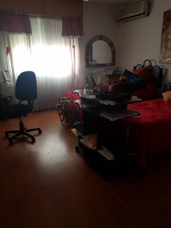 VENTA Casa al frente. Reciclada a nueva. Dos dormitorios, Quincho. Jardin. Parrillero.  Castellanos 2100 FINANCIACION