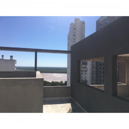 VENTA DEPARTAMENTO Semipiso UN DORMITORIO a estrenar. Balcon al frente y contrafrente con parrillero. Con cochera .Amenities en terraza vista al rio. Salta 1200