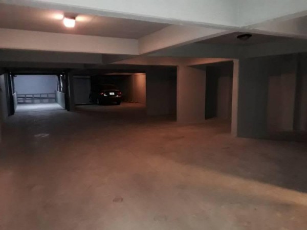 VENTA COCHERA en PB y 1er piso de edificio - Av. Pellegrini 563