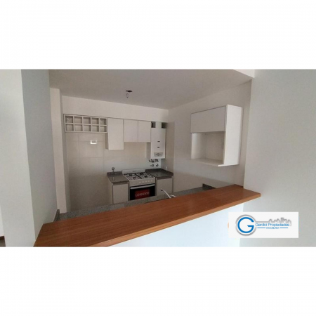 VENTA DEPARTAMENTO Semipiso UN DORMITORIO - Al frente - Ventilacion cruzada - Entrega inmediata - Santa Fe 2500