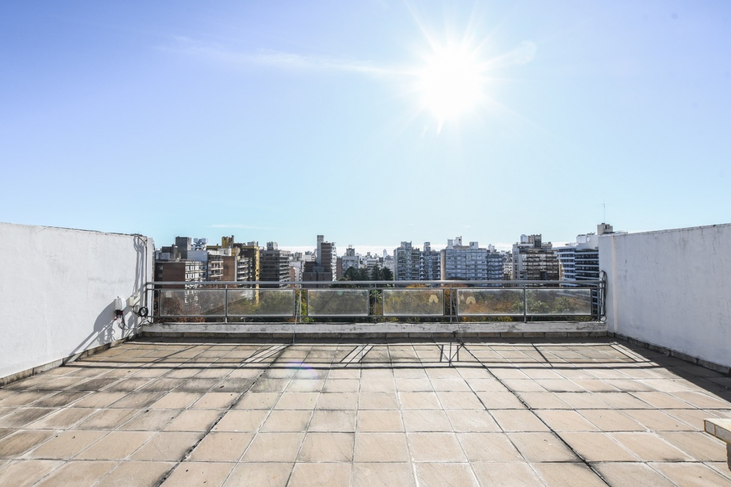 VENTA OPORTUNIDAD Vista despejada Plaza Lopez. Un dormitorio. ENTREGA INMEDIATA