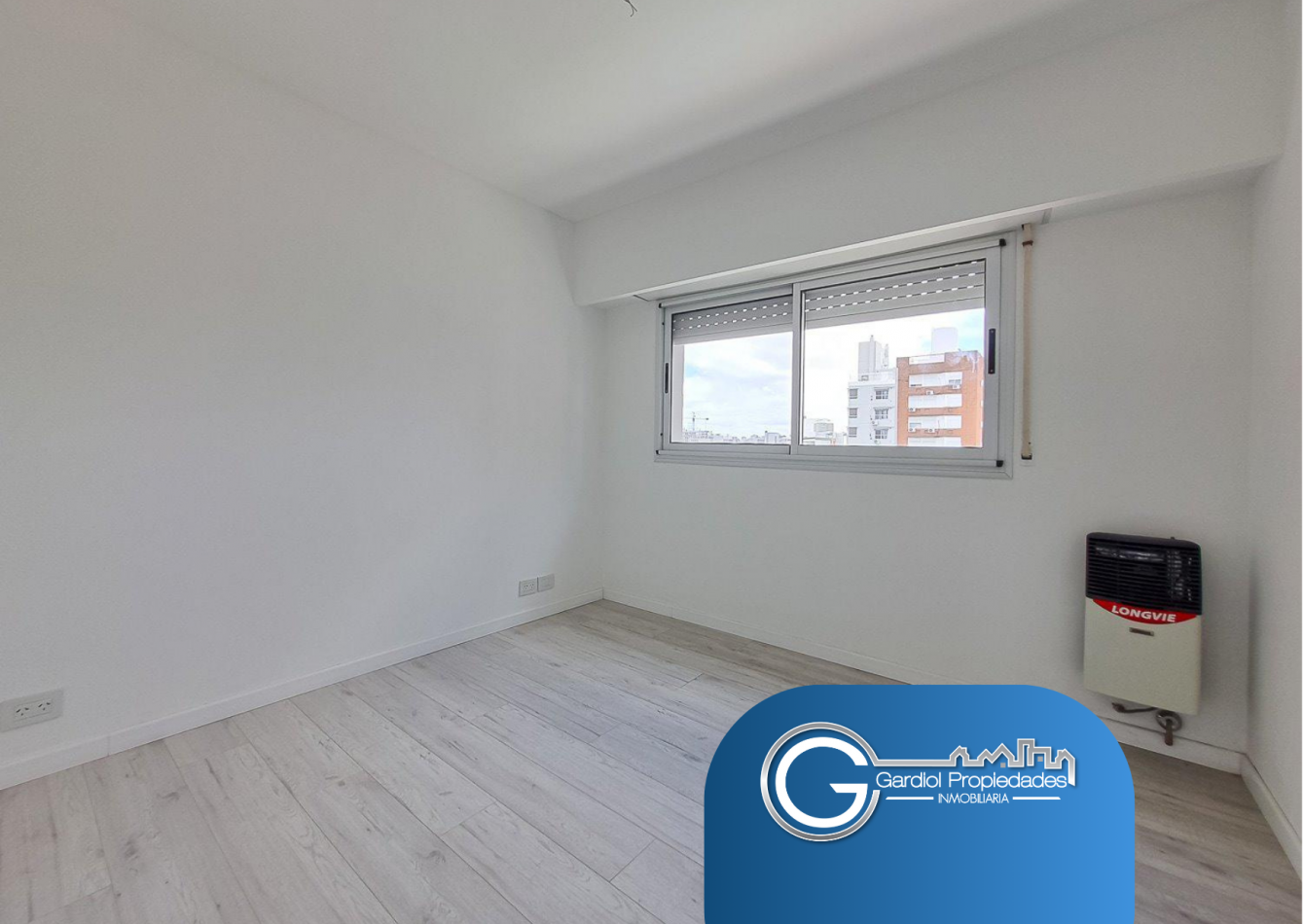 VENTA DEPARTAMENTO Duplex DOS DORMITORIOS - Terraza exclusiva y balcon frente al parque Independencia  - Av. Pellegrini 2632