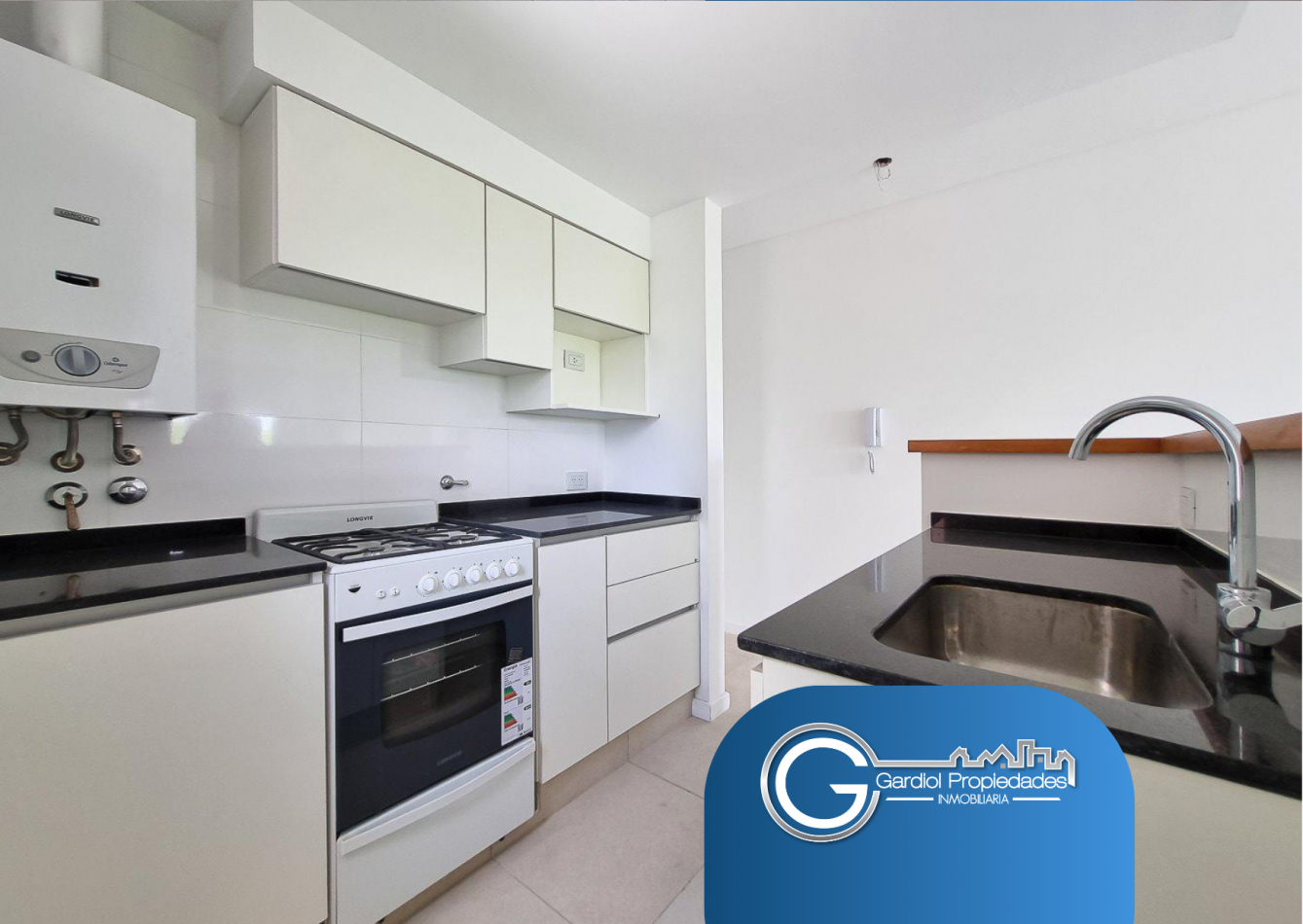 VENTA DEPARTAMENTO Duplex DOS DORMITORIOS - Terraza exclusiva y balcon frente al parque Independencia  - Av. Pellegrini 2632