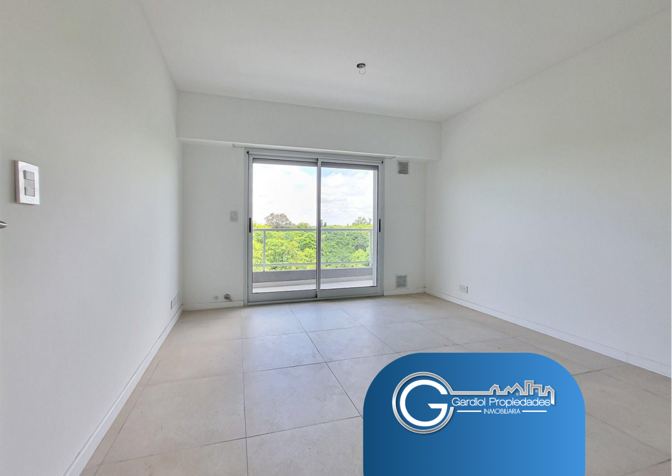 VENTA DEPARTAMENTO Duplex DOS DORMITORIOS - Terraza exclusiva y balcon frente al parque Independencia  - Av. Pellegrini 2632
