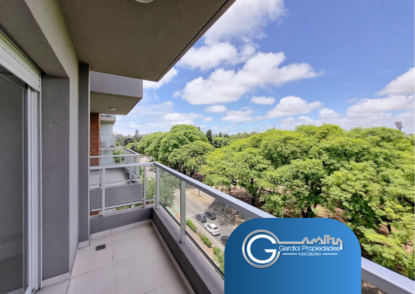 VENTA DEPARTAMENTO Duplex DOS DORMITORIOS - Terraza exclusiva y balcon frente al parque Independencia  - Av. Pellegrini 2632