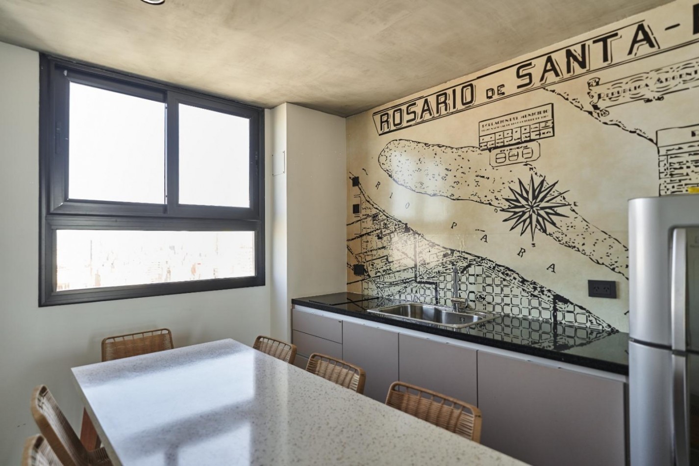 VENTA - Piso exclusivo. Dos dormitorios.  Vista franca al rio.  Amplio balcon corrido.  Amenities. Cochera.  BARRIO MARTIN. ENTREGA INMEDIATA