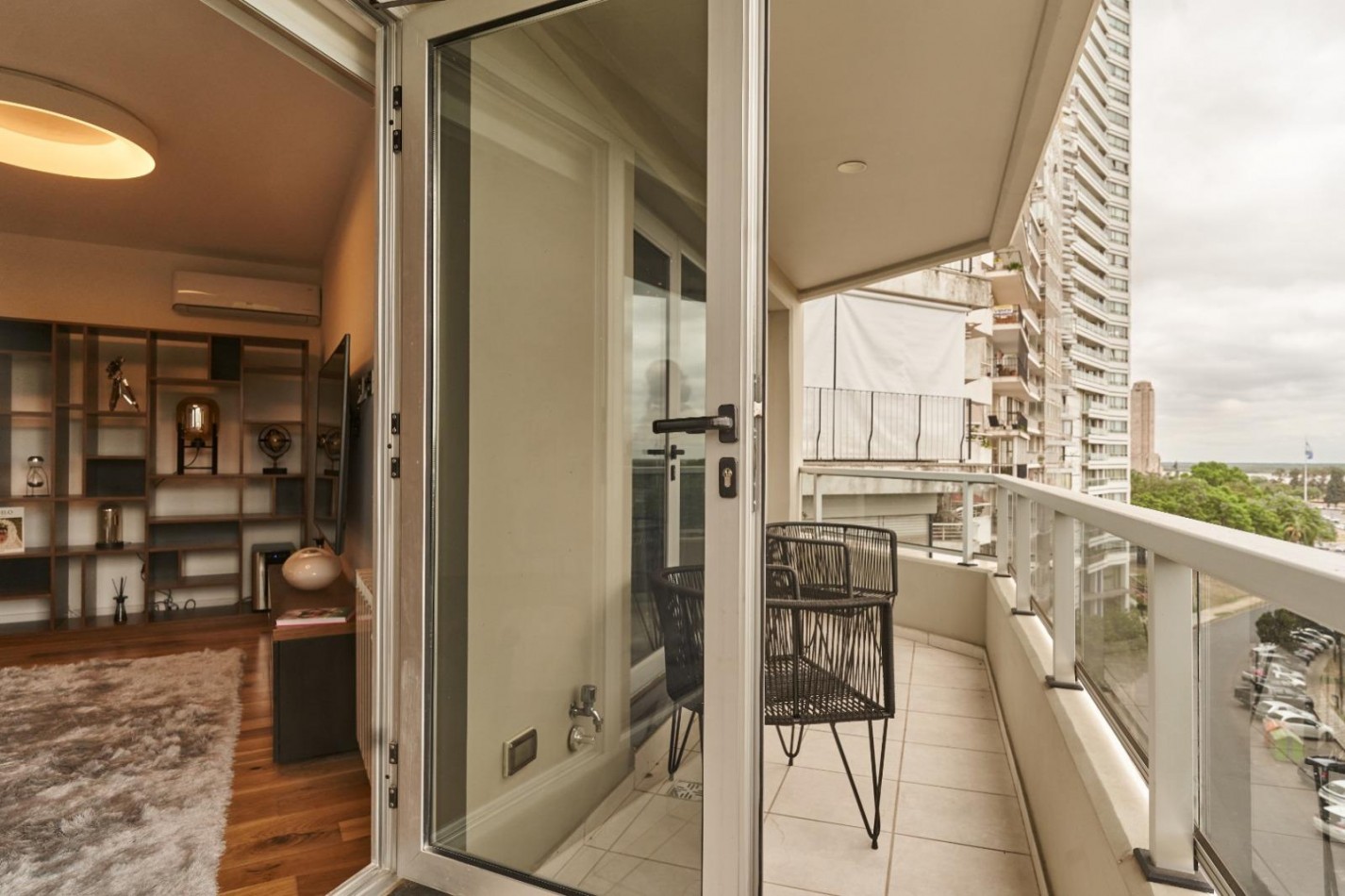 VENTA - Piso exclusivo - DOS dormitorios - Vista franca al rio - Balcon corrido - Cochera - Amenities - BARRIO MARTIN. ENTREGA INMEDIATA