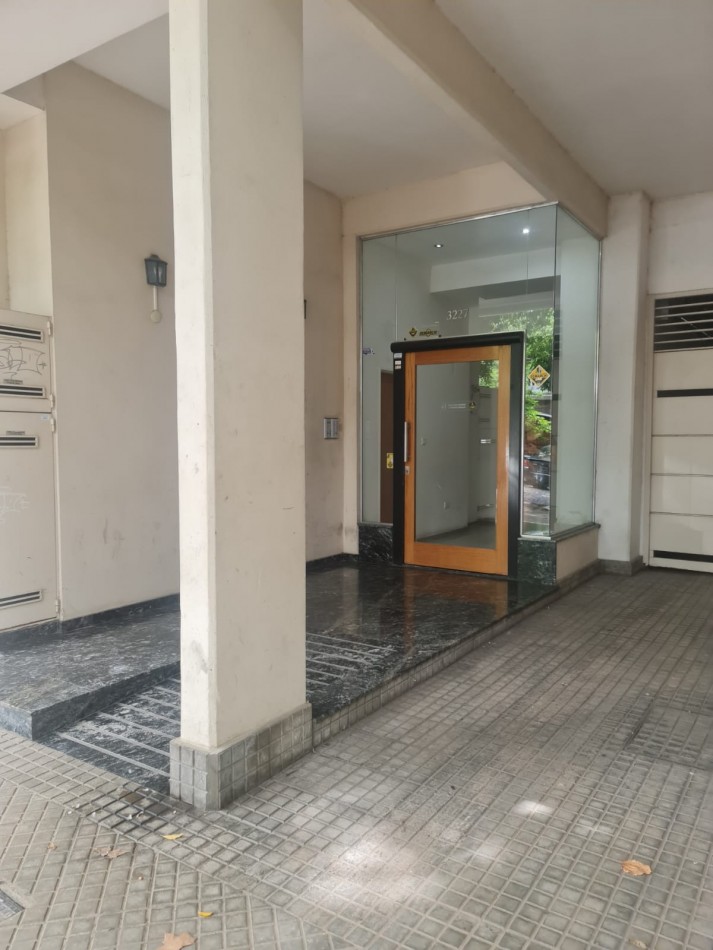 En venta. Oportunidad amplio monoambiente con balcon. Rioja 3227