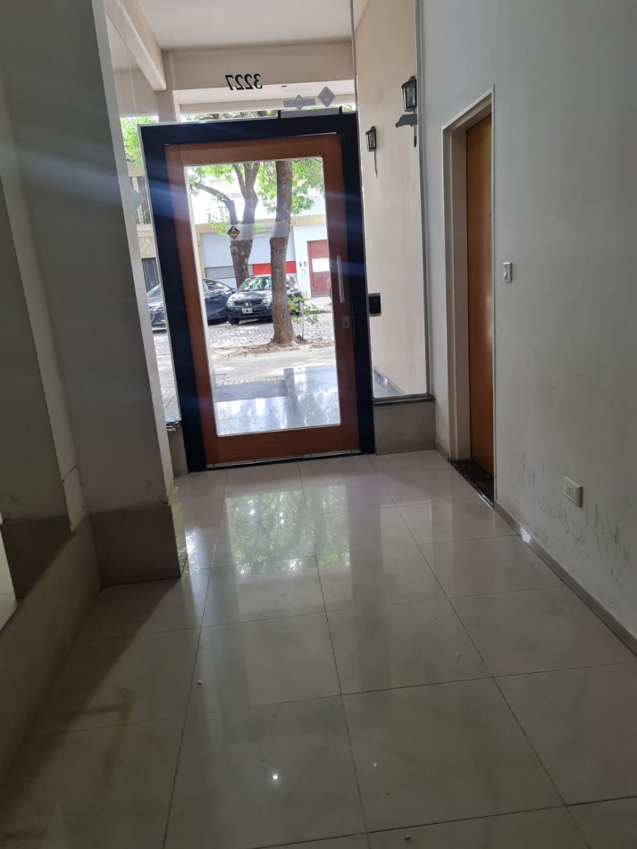 En venta. Oportunidad amplio monoambiente con balcon. Rioja 3227