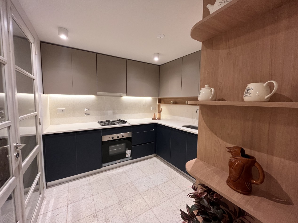 Casa remodelada, 2 dormitorios, patio - Echesortu