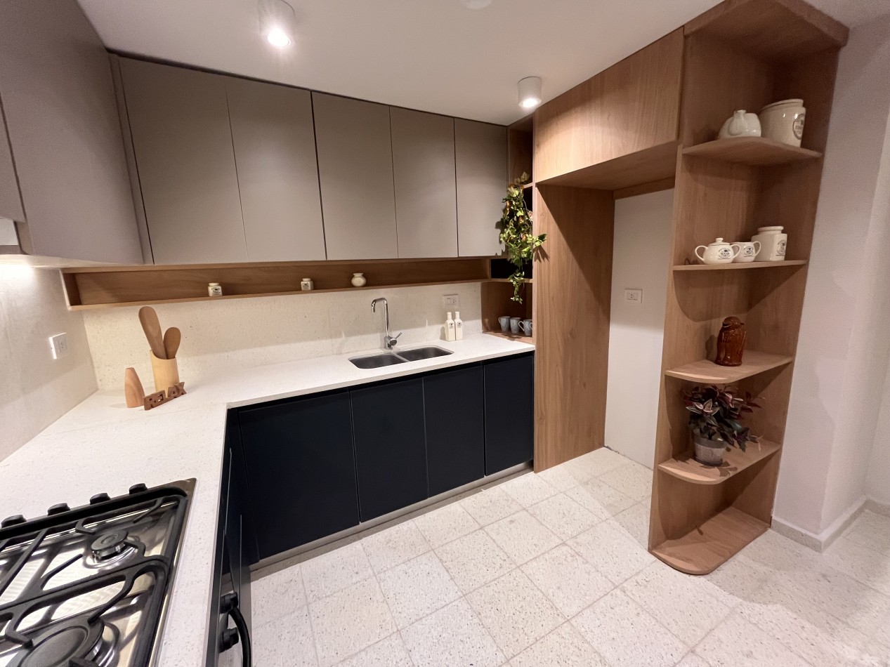 Casa remodelada, 2 dormitorios, patio - Echesortu