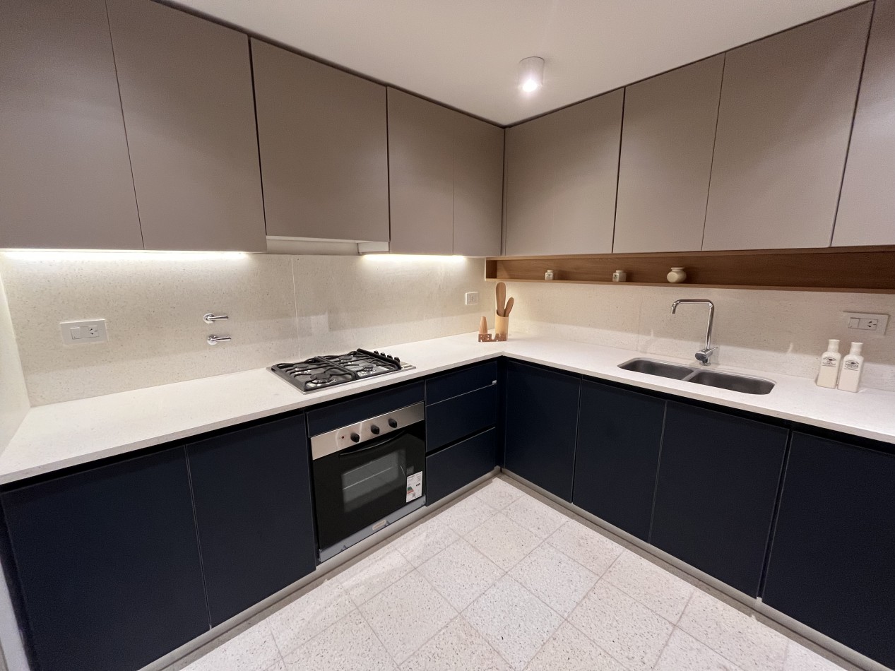 Casa remodelada, 2 dormitorios, patio - Echesortu