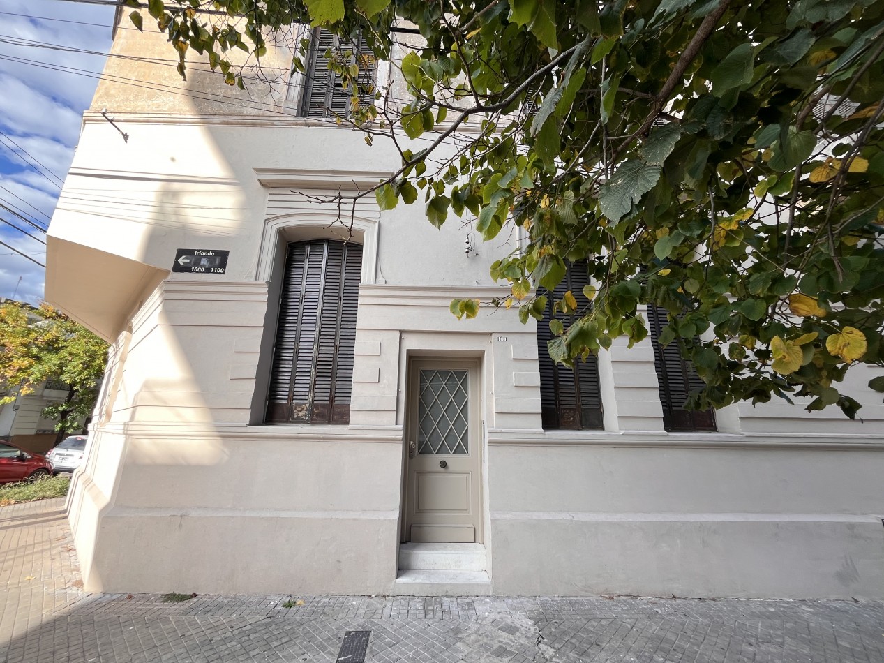 Casa remodelada, 2 dormitorios, patio - Echesortu