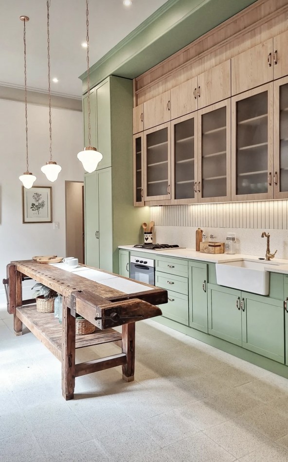 Importante Casa de diseño en Pinchicha, 3 dormitorio, patio con parrillero, terraza con piscina 