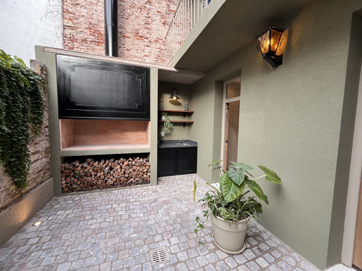 Importante Casa de diseño en Pinchicha, 3 dormitorio, patio con parrillero, terraza con piscina 