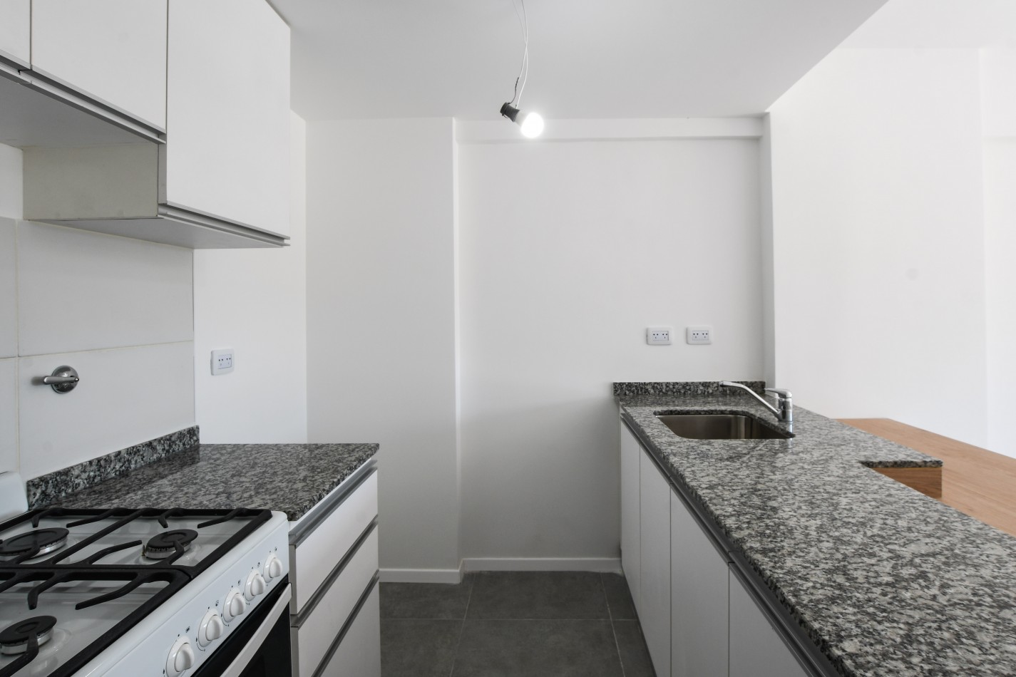 VENTA Oportunidad UN DORMITORIO CON PATIO - Terraza con quincho y parrillero - FINANCIACION - ENTREGA INMEDIATA