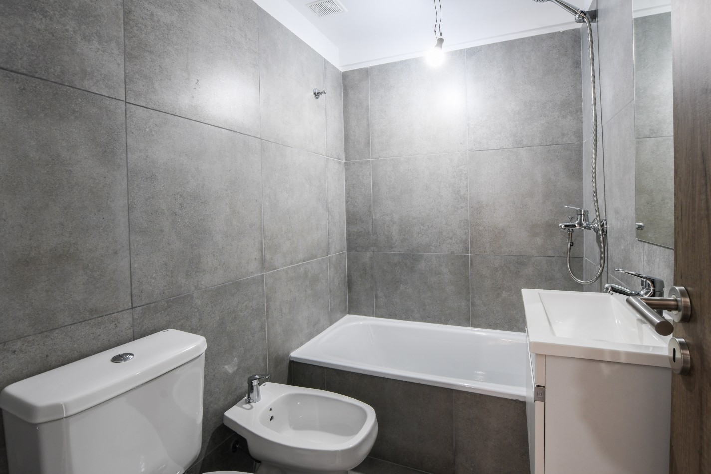 VENTA Oportunidad UN DORMITORIO CON PATIO - Terraza con quincho y parrillero - FINANCIACION - ENTREGA INMEDIATA