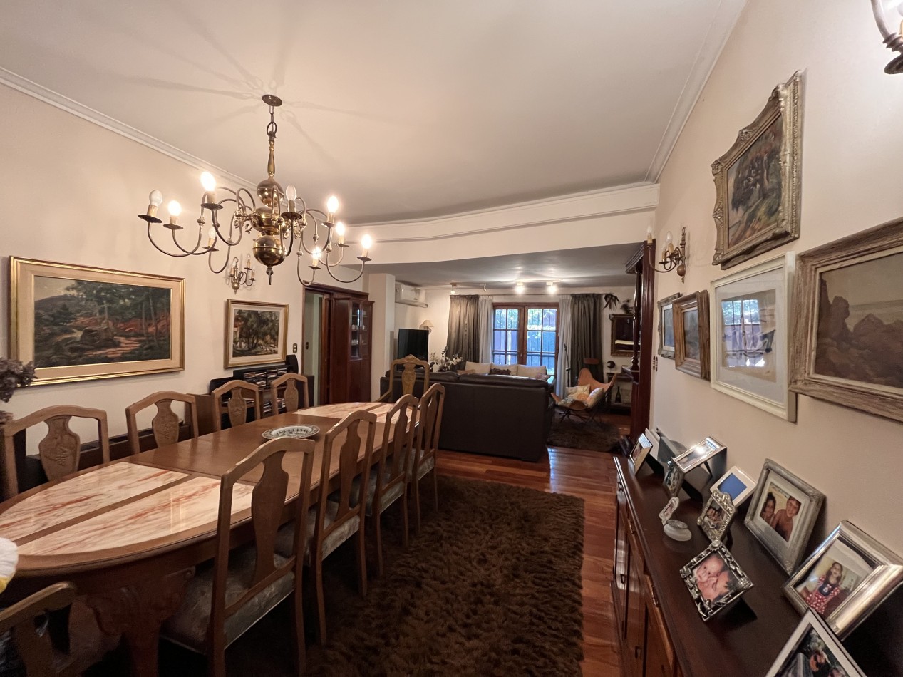 Exclusiva Casa en Fisherton de 4 dormitorios, parque, piscina 