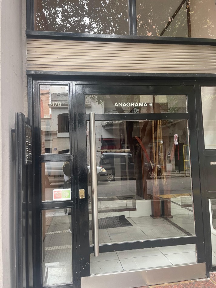 Excelente Oportunidad en Barrio Martin: 2 Dormitorios, Balcon a la Calle 