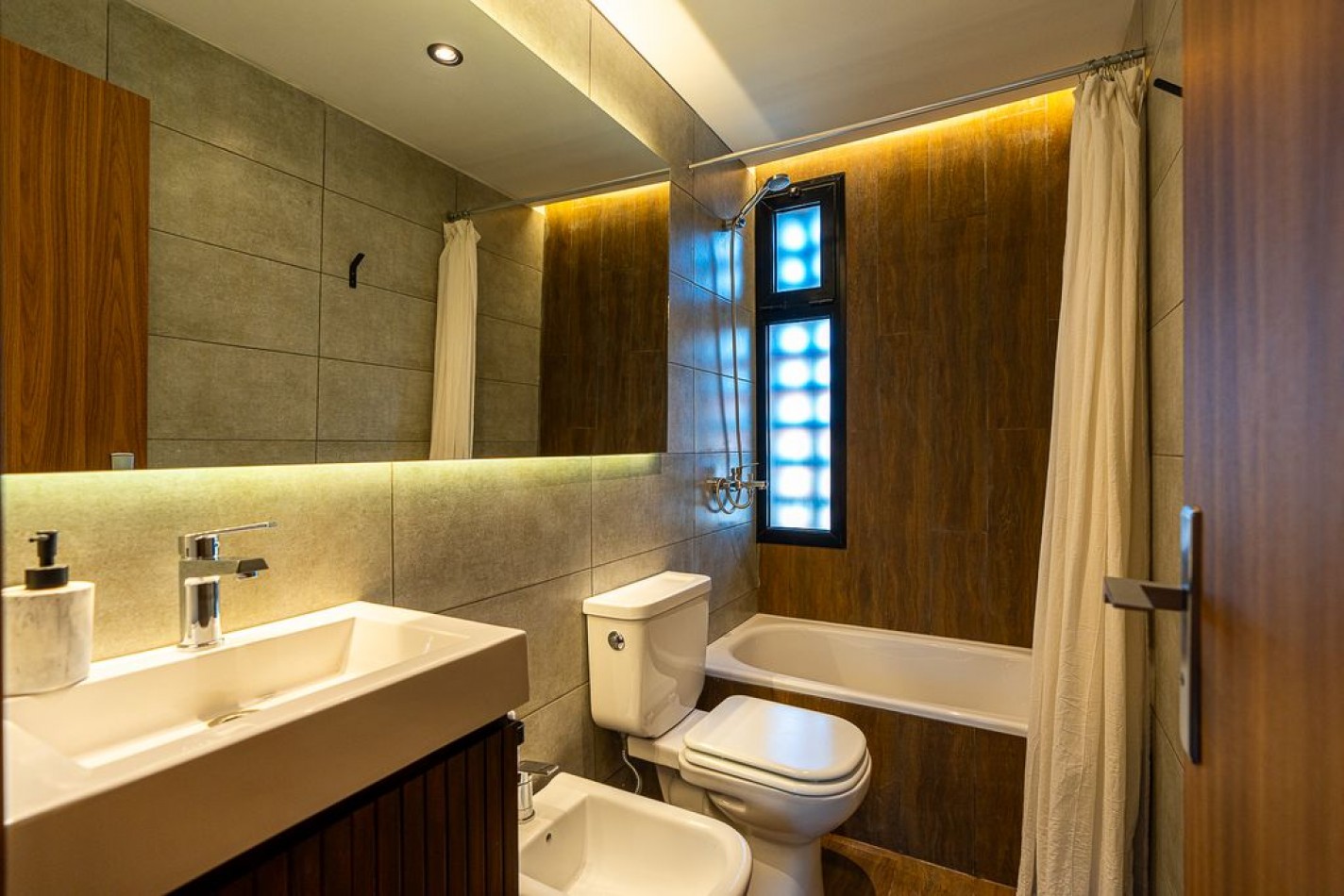 oportunidad Casa 3 dormitorios en FISHERTON - Piscina, jardin, parrillero - Cochera - Proxima entrega