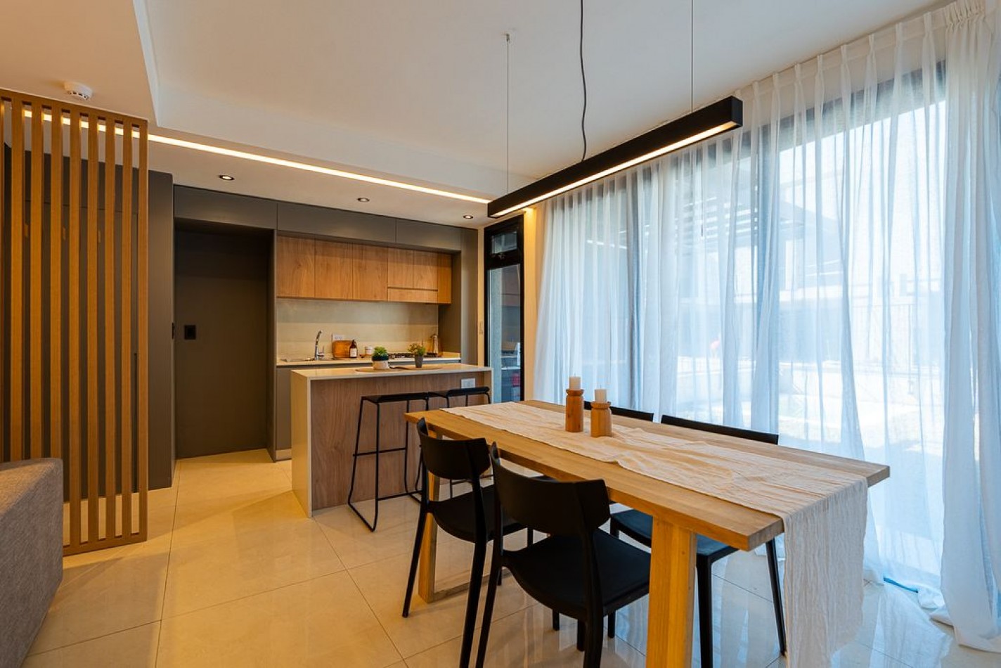 oportunidad Casa 3 dormitorios en FISHERTON - Piscina, jardin, parrillero - Cochera - Proxima entrega