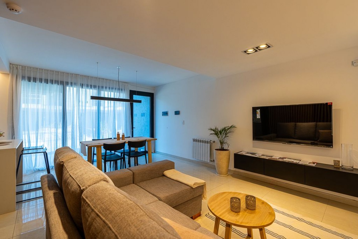 oportunidad Casa 3 dormitorios en FISHERTON - Piscina, jardin, parrillero - Cochera - Proxima entrega