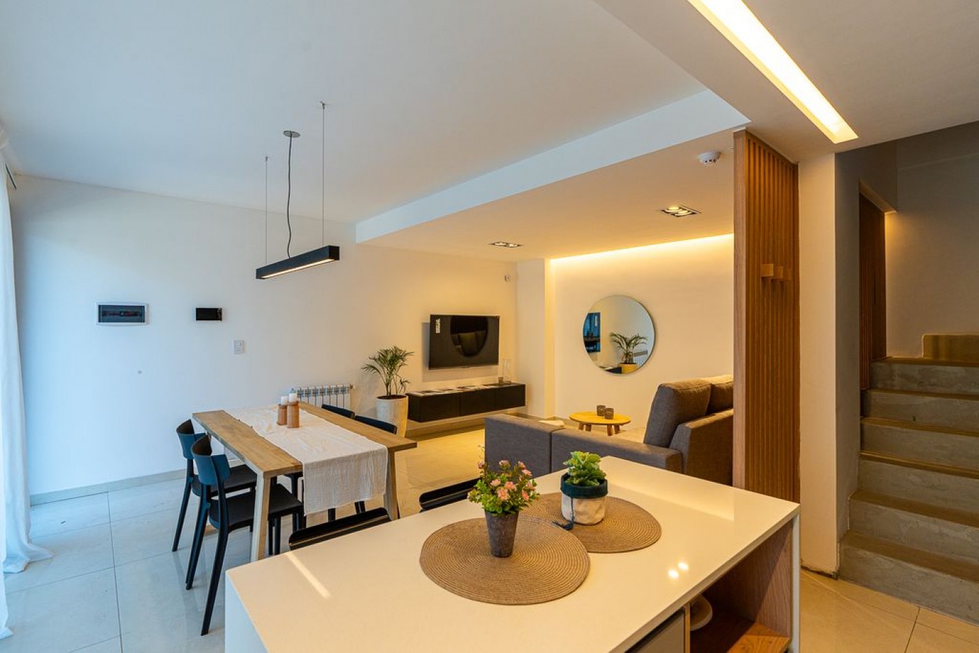 VENTA Casa 4 dormitorios con piscina, jardin, parrillero - FISHERTON - Proyecto en construccion. FINANCIACION