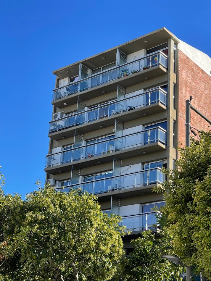 Oportunidad en venta - MONOAMBIENTE, balcon al frente - ABASTO