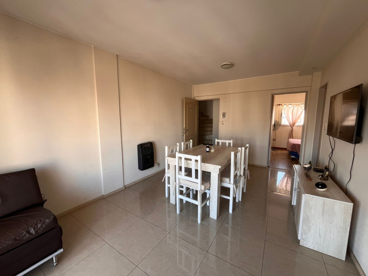 SEMIPISO DE UN DORMITORIO - Balcon al frente - Con cochera - Zeballos 1700