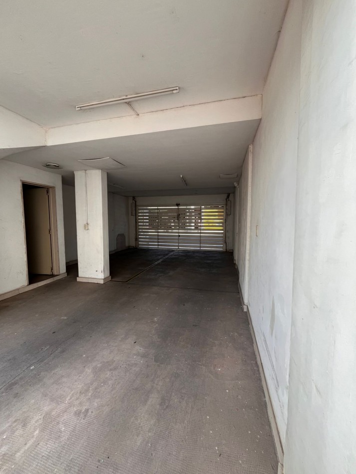 SEMIPISO DE UN DORMITORIO - Balcon al frente - Con cochera - Zeballos 1700