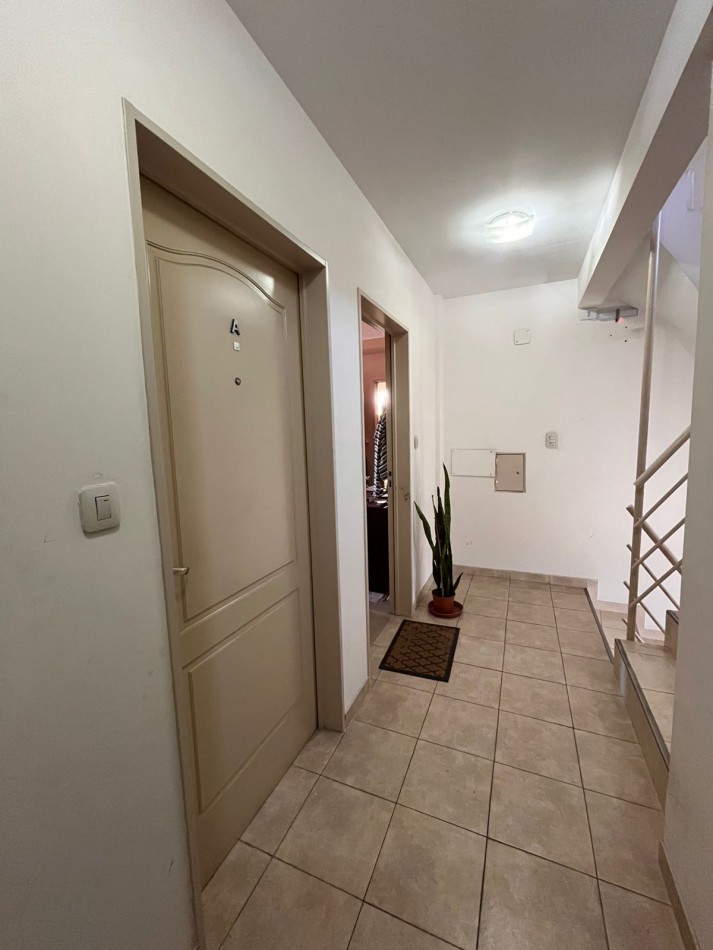 SEMIPISO DE UN DORMITORIO - Balcon al frente - Con cochera - Zeballos 1700