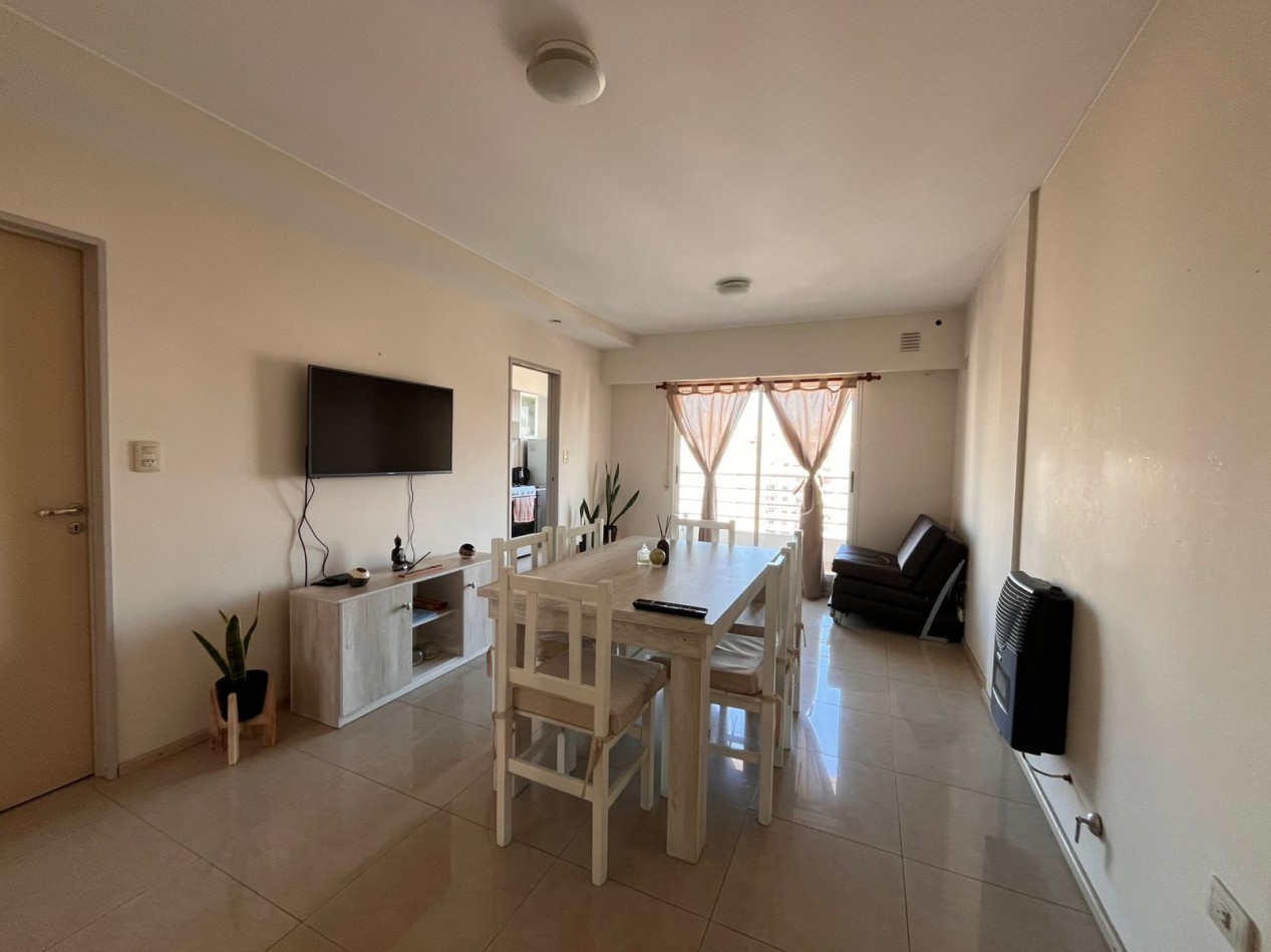 SEMIPISO DE UN DORMITORIO - Balcon al frente - Con cochera - Zeballos 1700