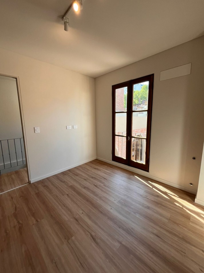 Espectacular CASA de diseño, 3 dormitorios, patio, piscina, terraza, cochera - BARRIO LOURDES