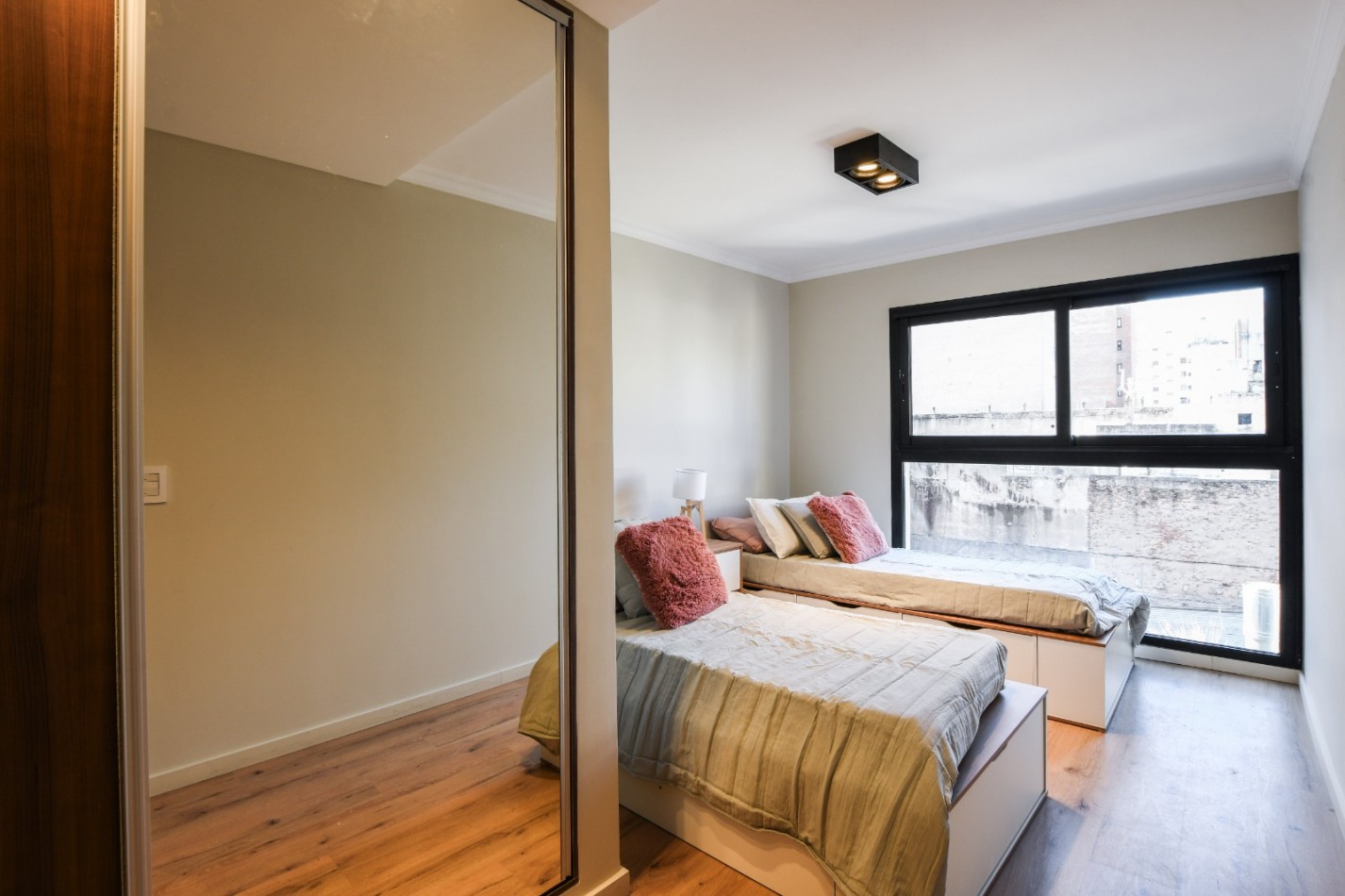 SEMIPISO DE DOS DORMITORIOS DE CATEGORIA CON COCHERA - AMENITIES - DORREGO 325