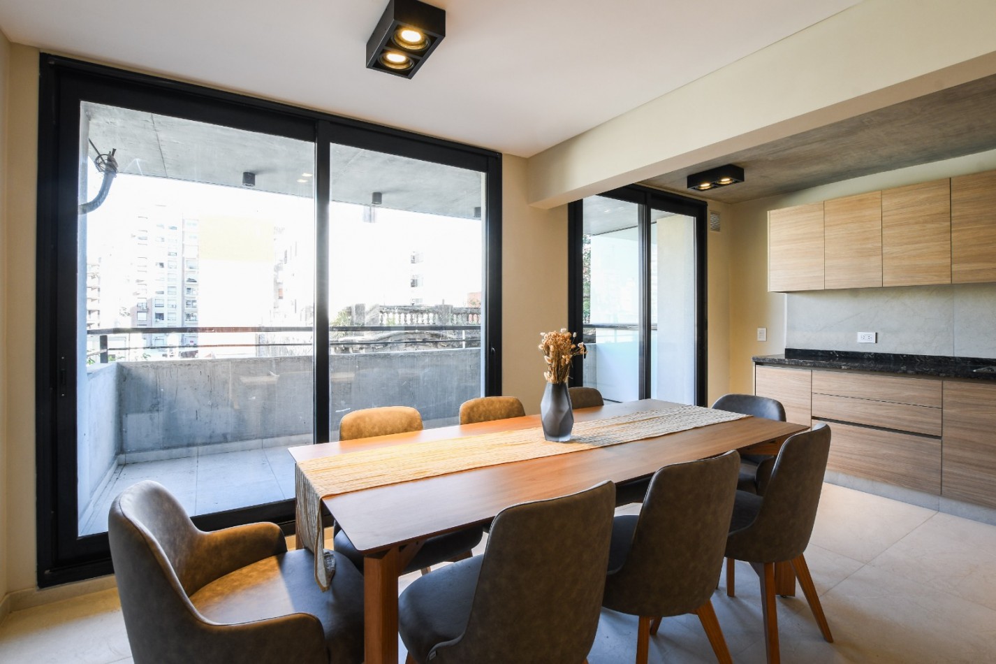 SEMIPISO DE DOS DORMITORIOS DE CATEGORIA CON COCHERA - AMENITIES - DORREGO 325