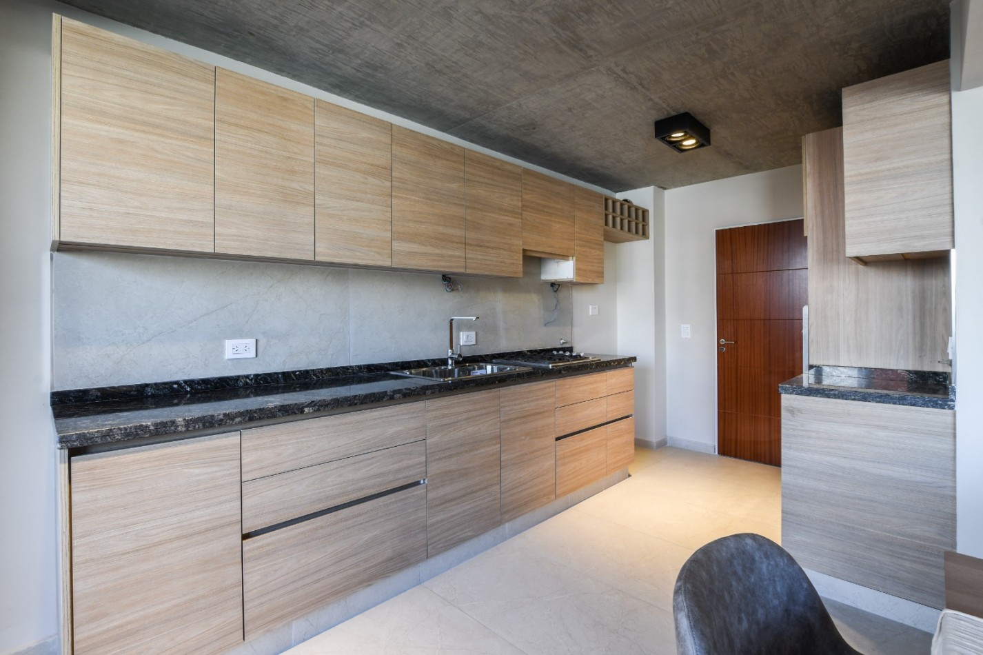 SEMIPISO DE DOS DORMITORIOS DE CATEGORIA CON COCHERA - AMENITIES - DORREGO 325