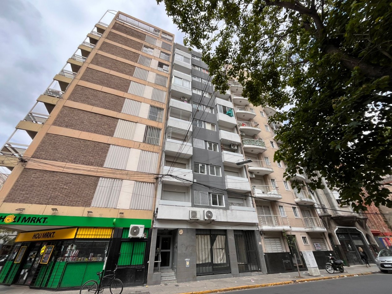 SEMIPISO DE UN DORMITORIO, RECICLADO A NUEVO, BALCON AL FRENTE - MITRE 1511