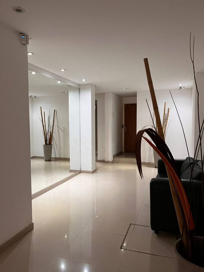 Piso exclusivo de 3 dormitorios con cochera en zona Rio - GUEMES 1972