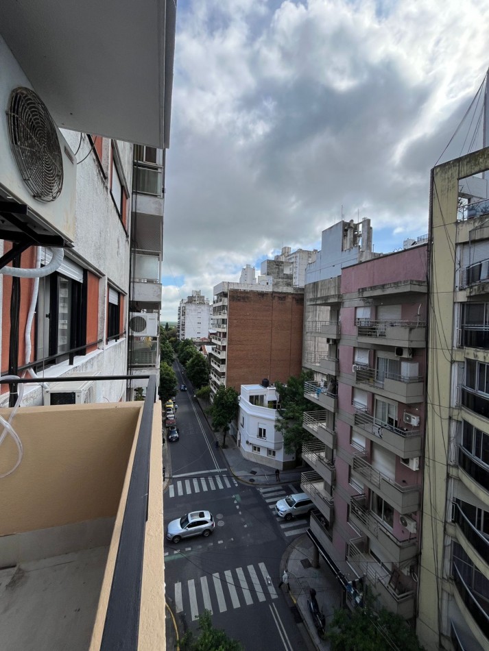 Hermoso departamento de 3 dormitorios reciclado a nuevo - Entre Rios 318