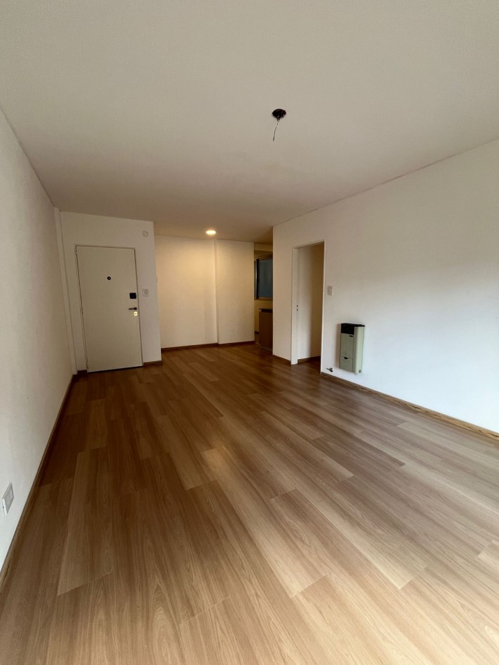 Hermoso departamento de 3 dormitorios reciclado a nuevo - Entre Rios 318