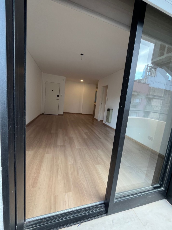 Hermoso departamento de 3 dormitorios reciclado a nuevo - Entre Rios 318