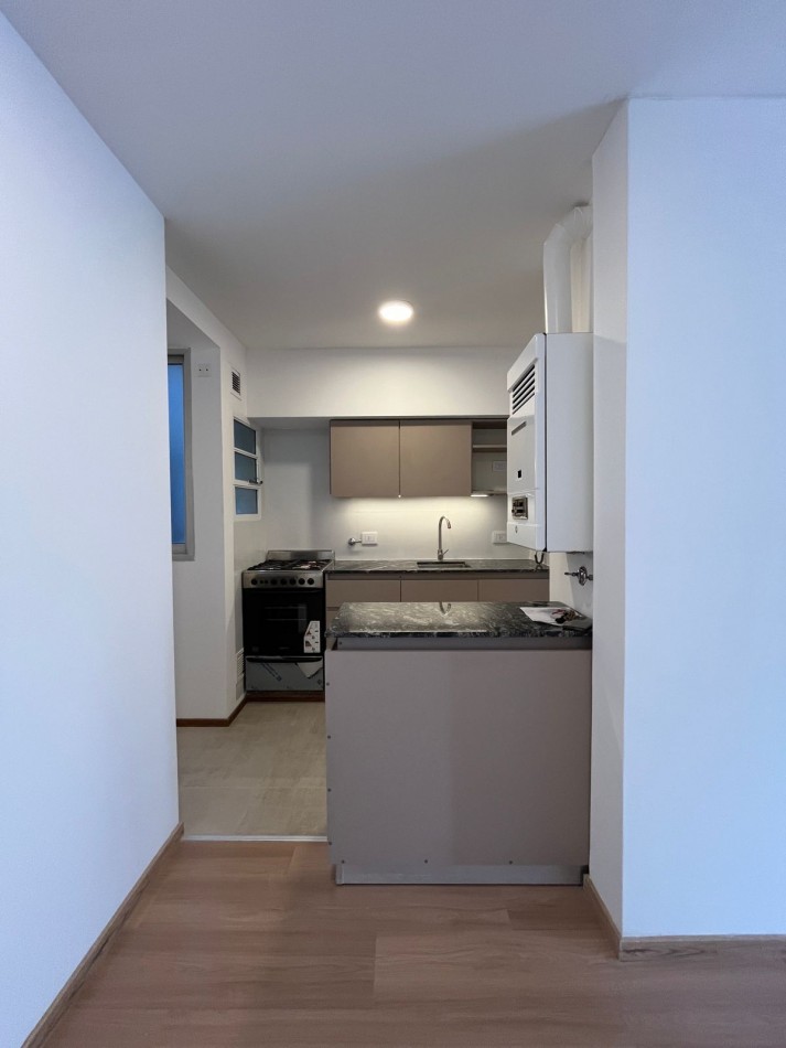 Hermoso departamento de 3 dormitorios reciclado a nuevo - Entre Rios 318