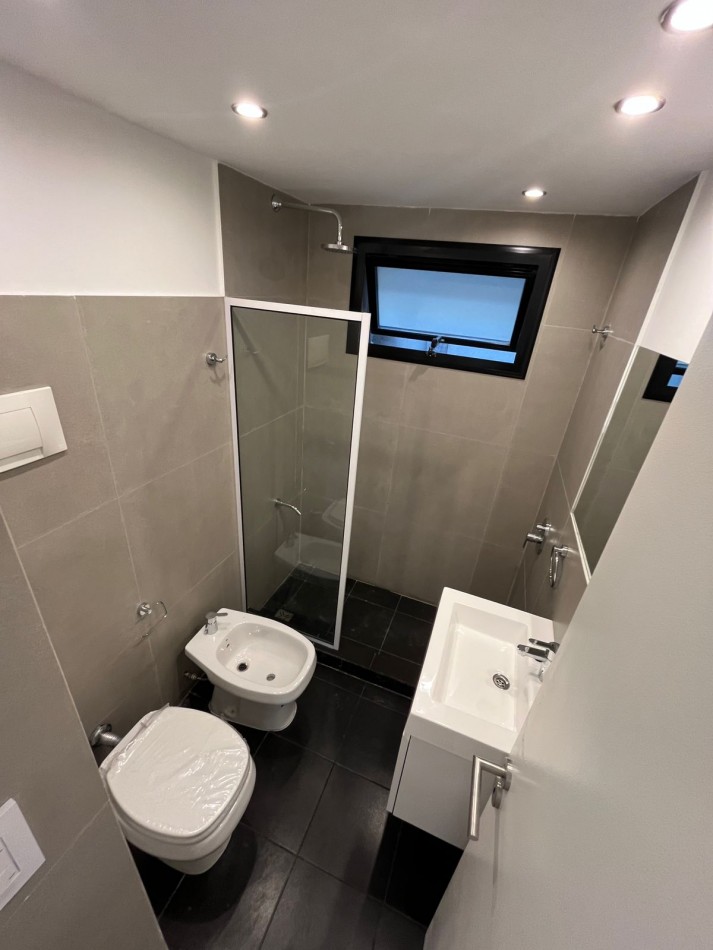 Hermoso departamento de 3 dormitorios reciclado a nuevo - Entre Rios 318