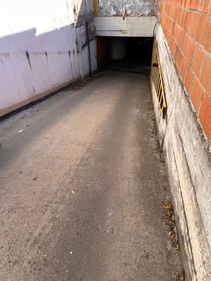 COCHERA EN VENTA! Corrientes 300