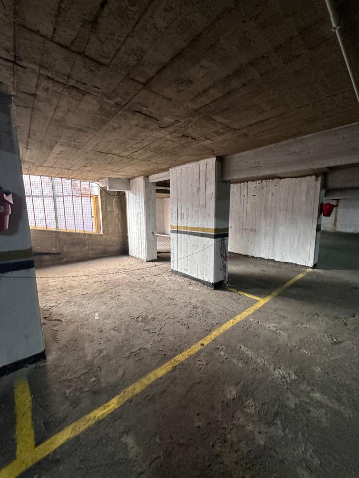 COCHERA EN VENTA! Corrientes 300