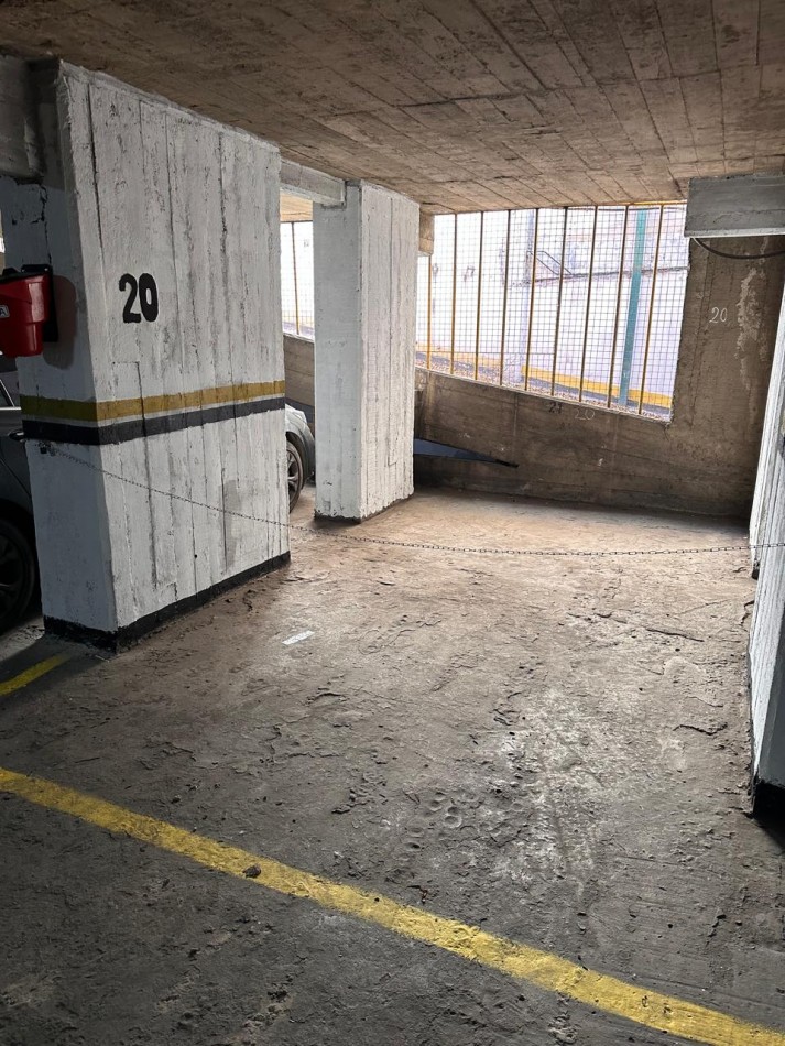 COCHERA EN VENTA! Corrientes 300